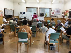 痛み予防について講義している様子