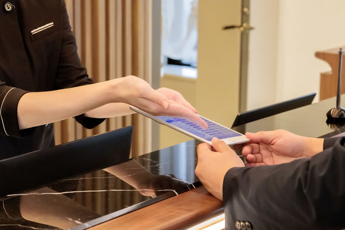 専用タブレットによる自動検査誘導